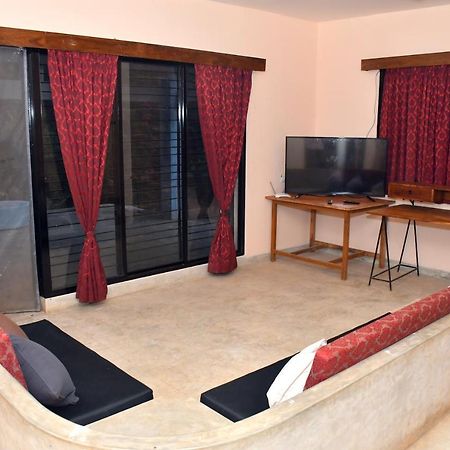 Hotel The Club House- Swimming Pool That'S Better Than The Beach Pondicherry Exterior foto